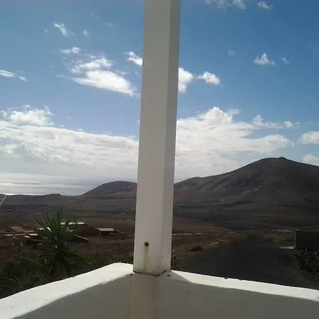 Edenita B Nyaraló Uga
